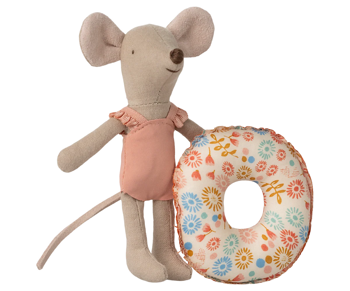 Beach mouse with float, Little sister – Flower