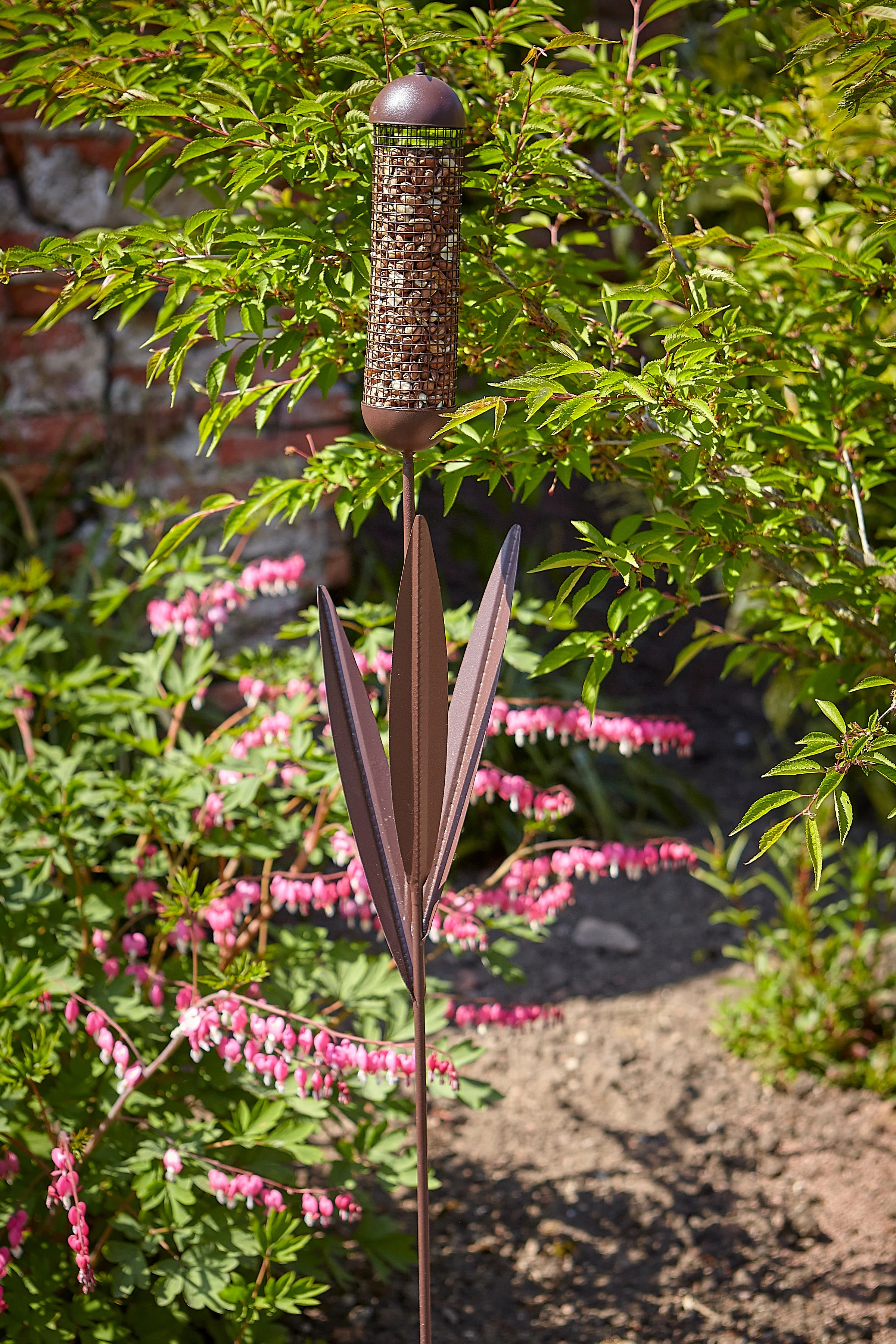 Rustic Reed Peanut Garden Border Feeder